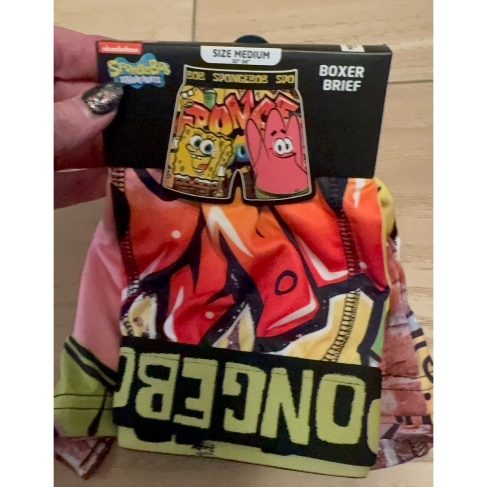 NEW men's size MEDIUM SpongeBob SquarePants performance boxer briefs.